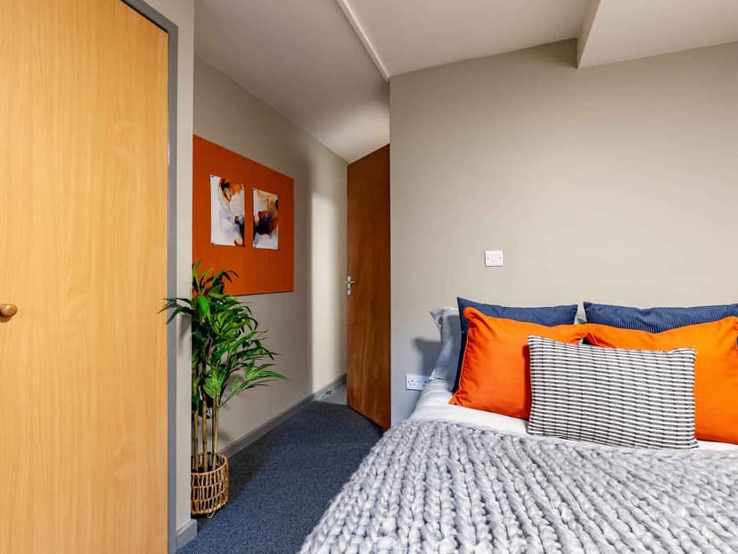 Classic Ensuite - Image 5