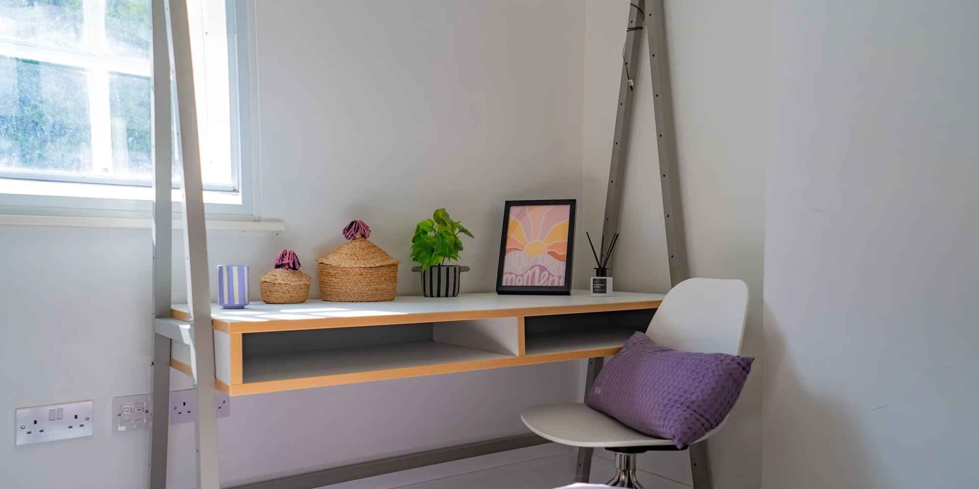 Bedroom Diamond (Shared Bathroom) - Image 2