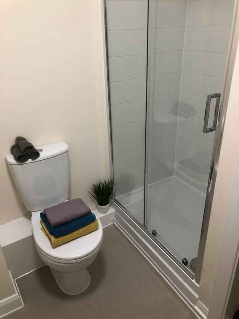 Deluxe Studio - Image 8