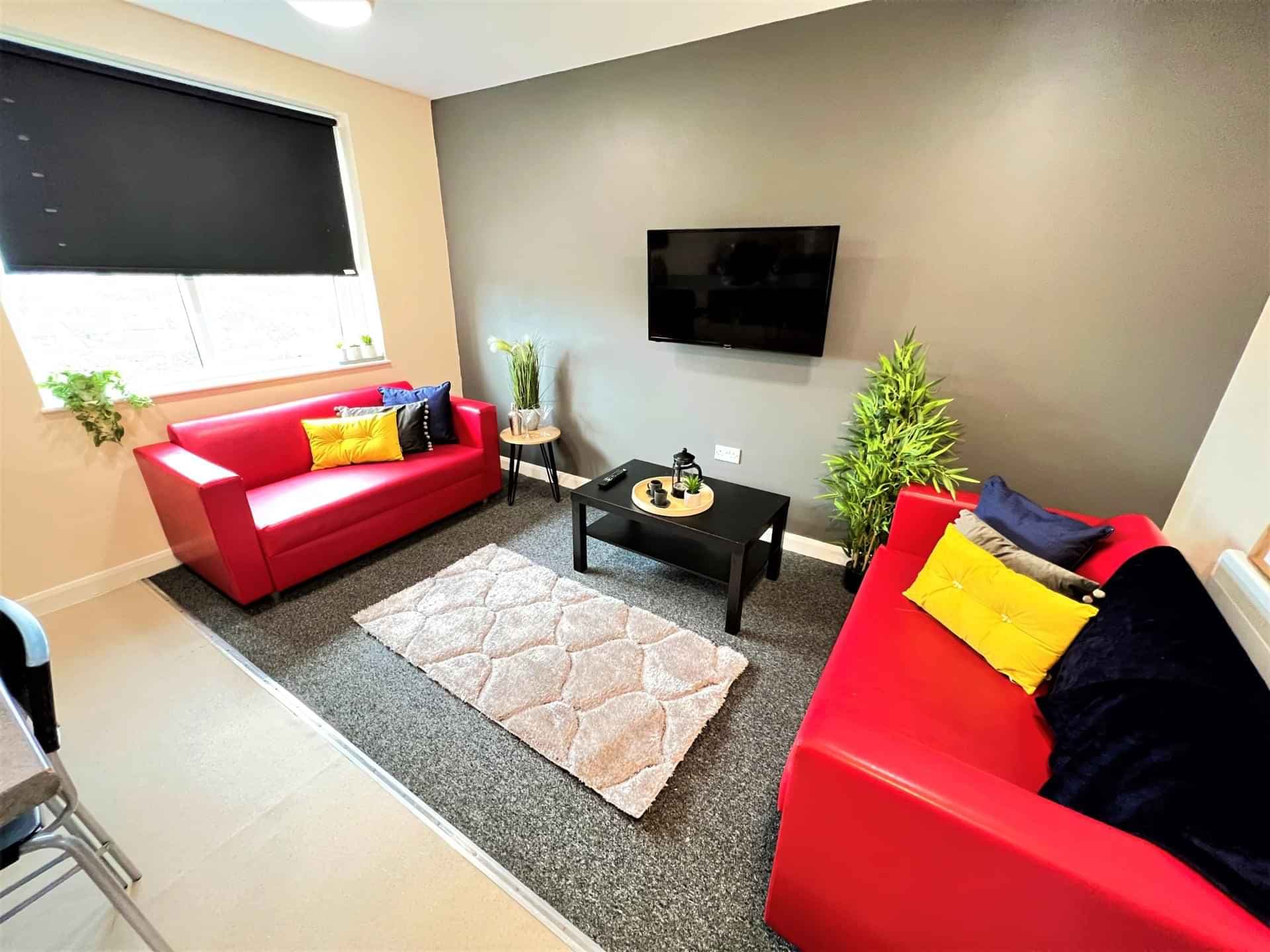 Deluxe En-Suite - Image 8