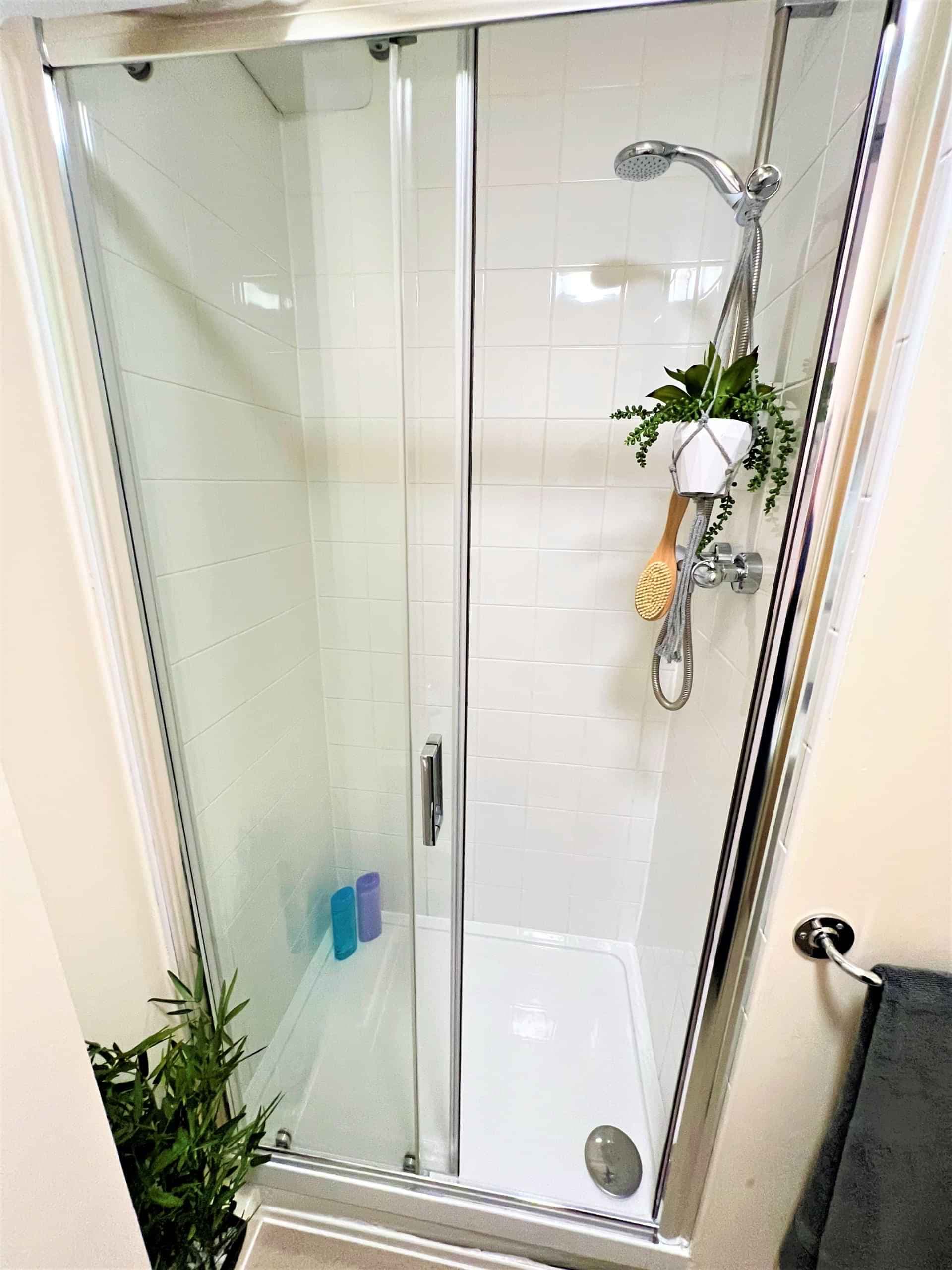 Deluxe En-Suite - Image 4