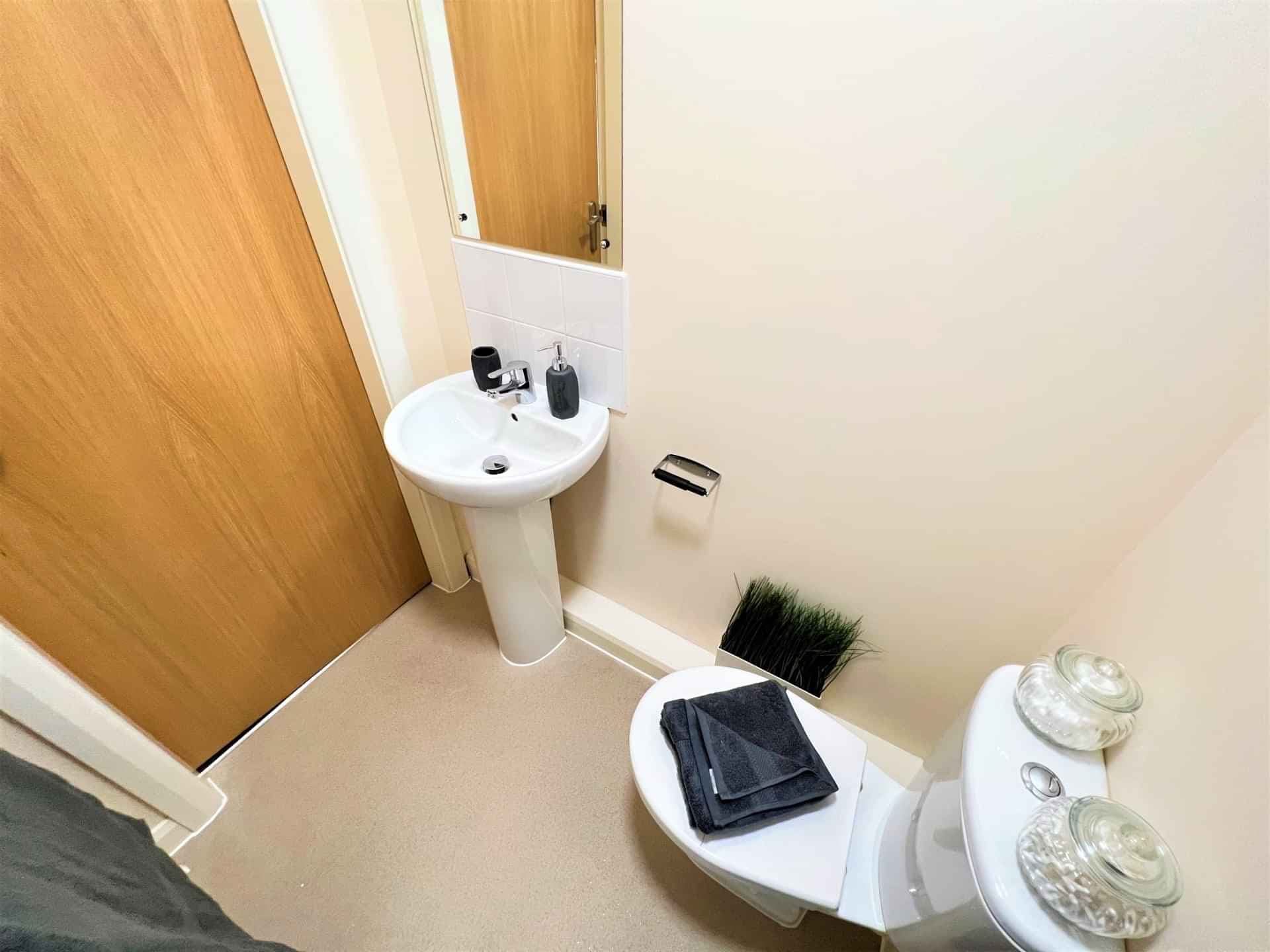 Deluxe En-Suite - Image 3