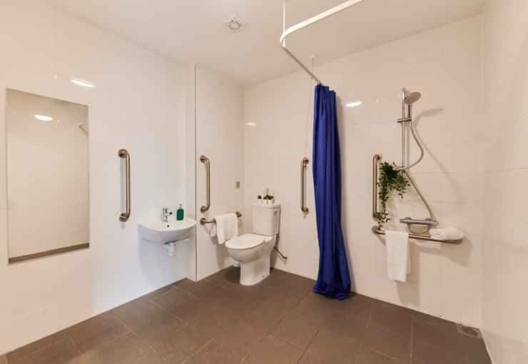 Platinum Ensuite - Image 3