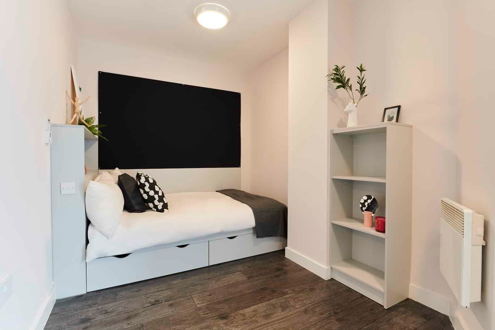 Platinum Ensuite - Image 1