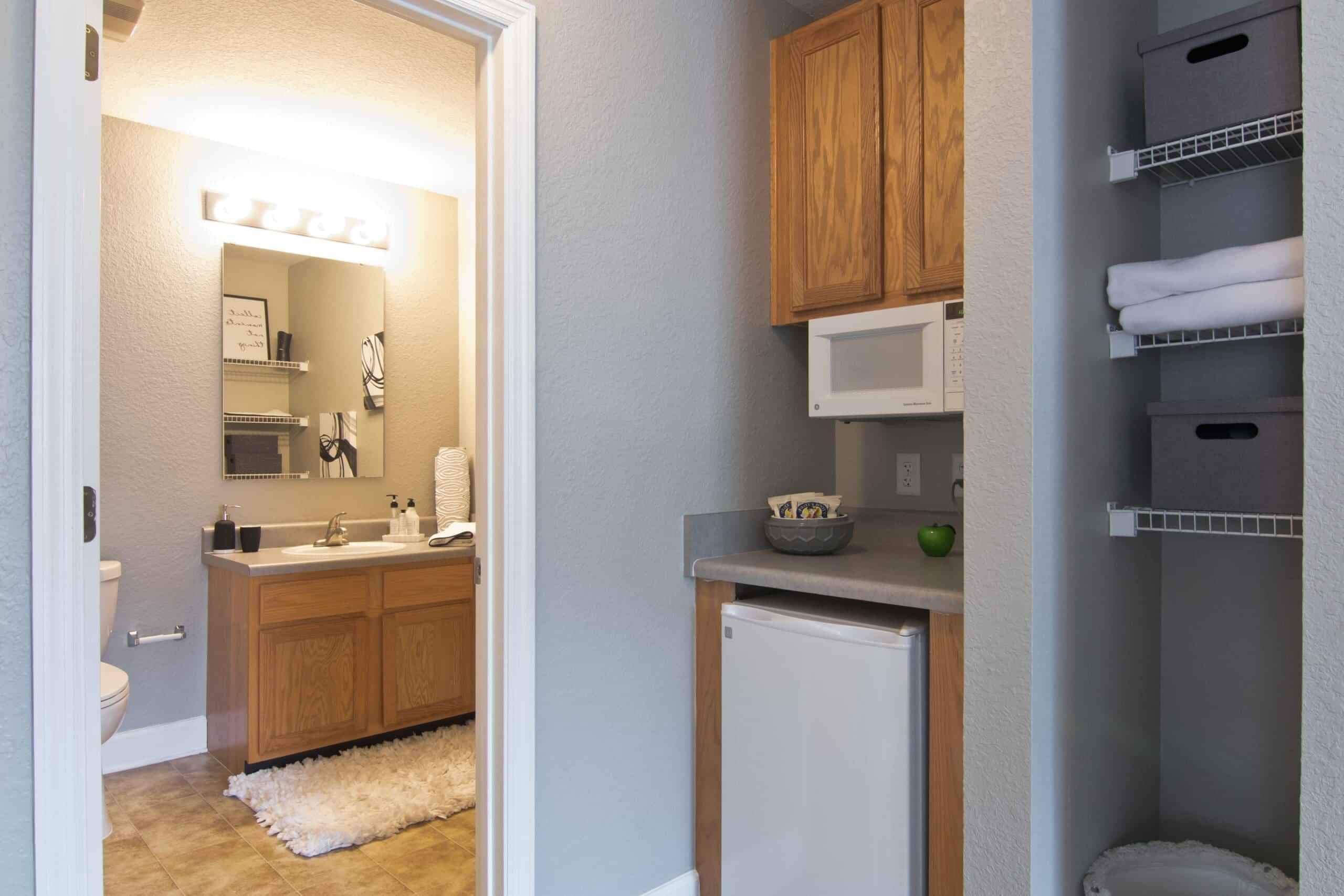 2 Bedroom 1 Bathroom - Image 5