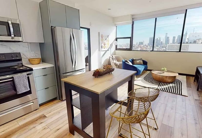 2 Bed 2 Bath - Image 6