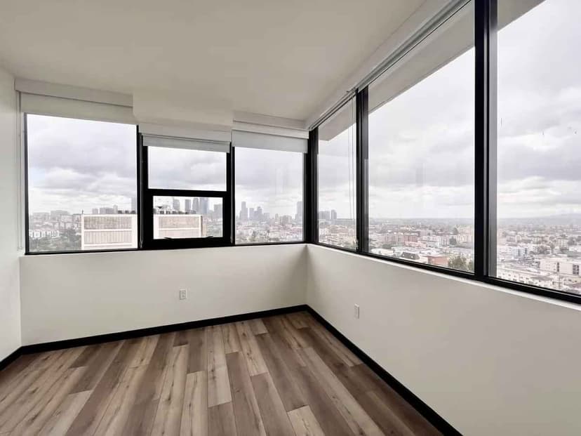 2 Bed 2 Bath - Image 12