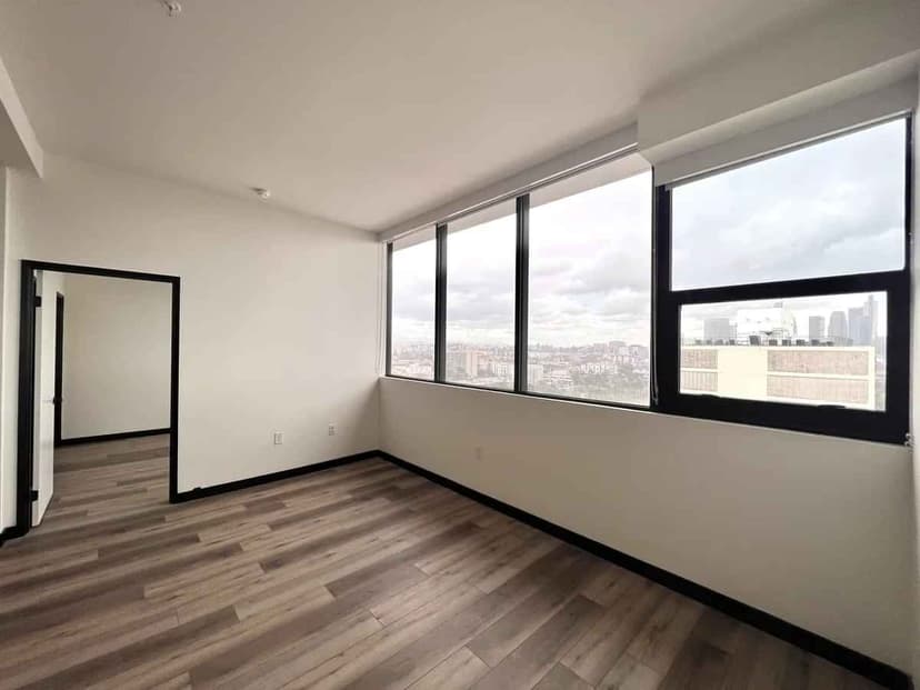 2 Bed 2 Bath - Image 11