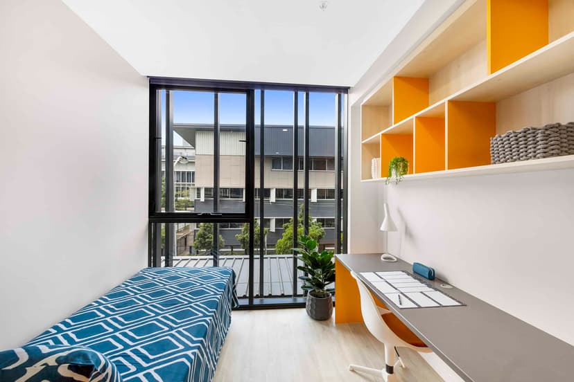 Large Twin, Single Bed - Image 4