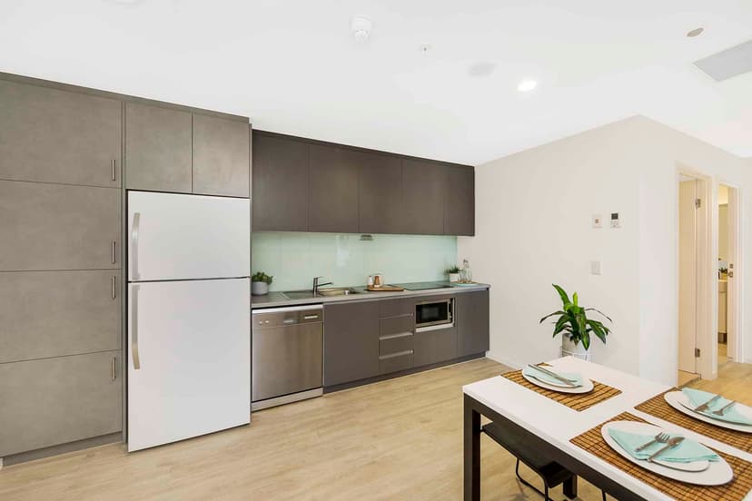 3 Bedroom Shared Bathroom, Single Bed - Image 4