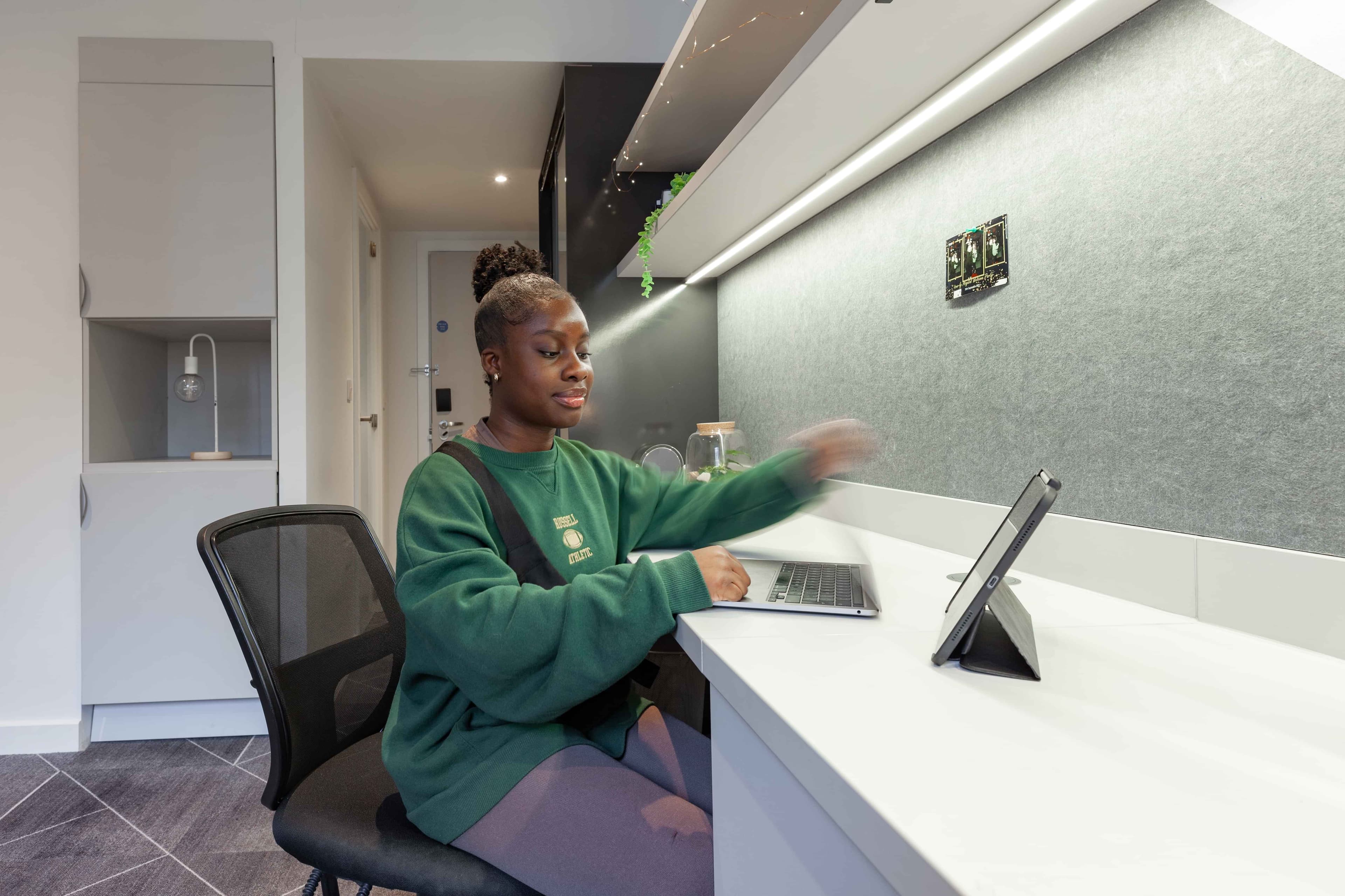 True Premium Apartment - Image 3