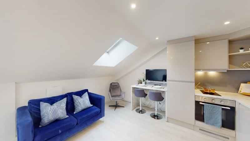 Deluxe Studio - Image 3