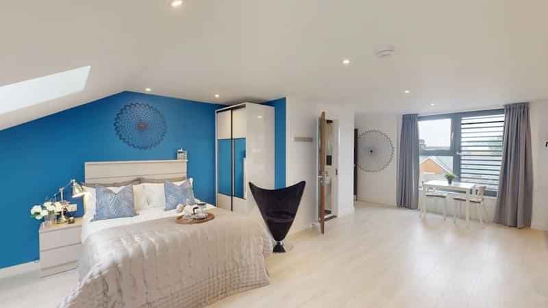 Super Deluxe Studio - Image 1