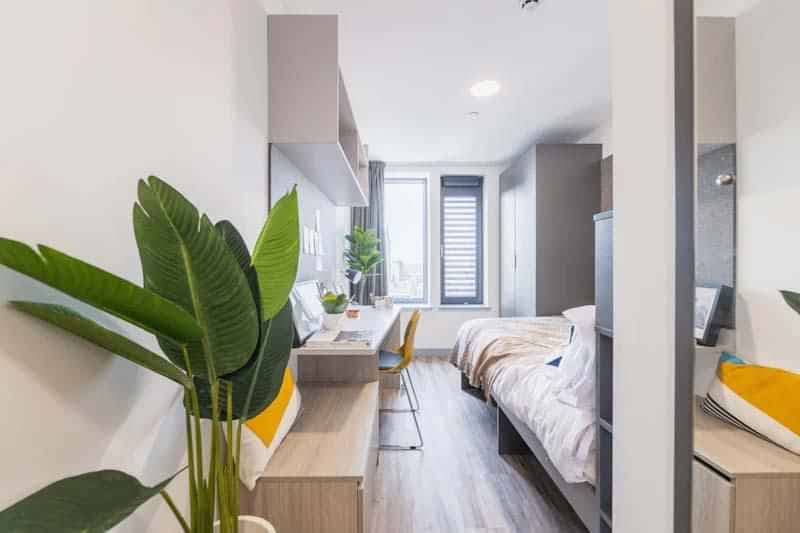 Silver Ensuite - Image 5