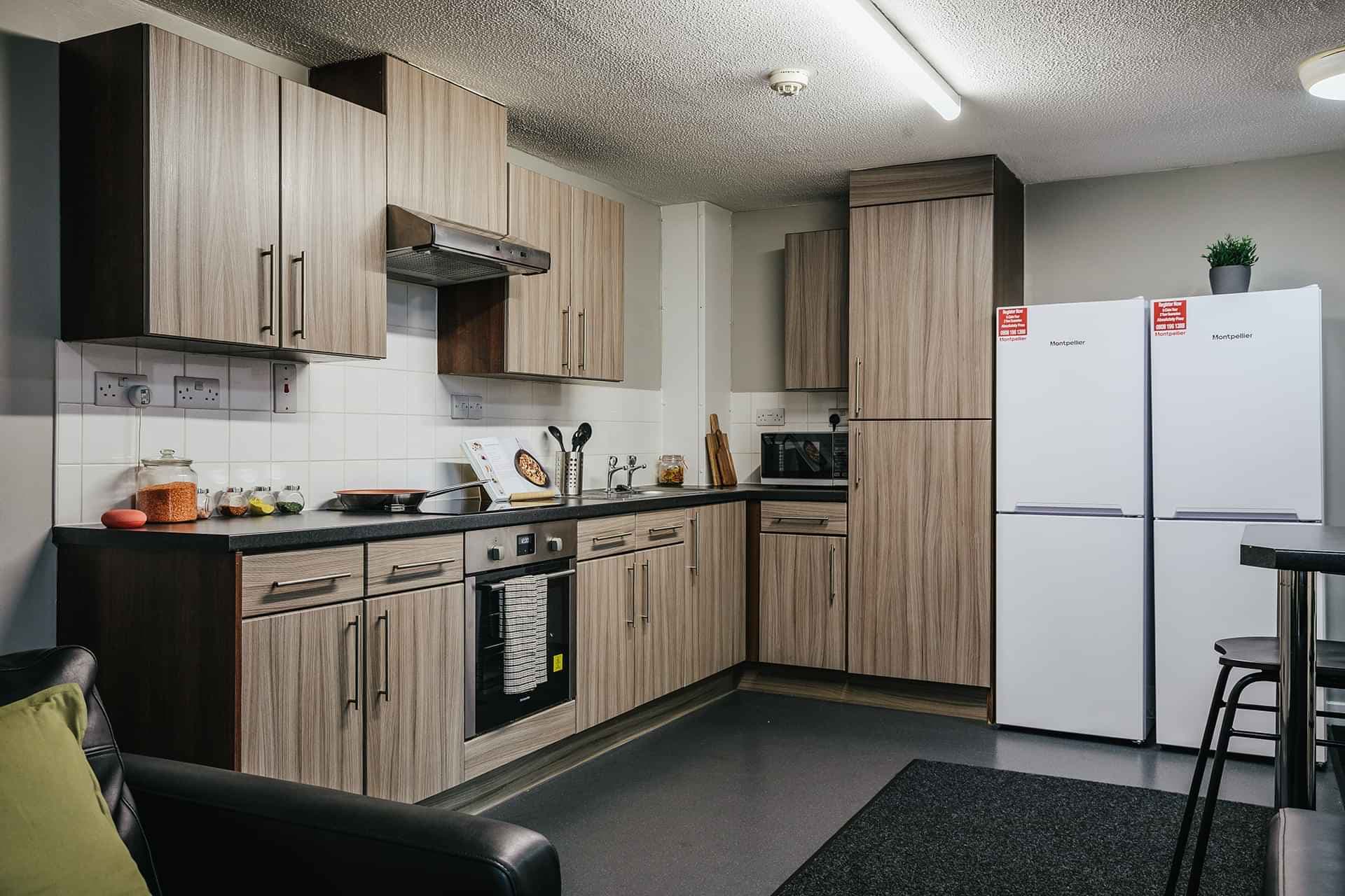 Premium Plus 5 Bed Ensuite - Image 2