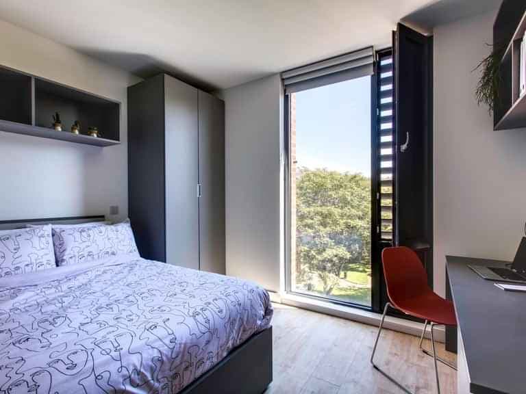Premium Plus Ensuite - Image 2