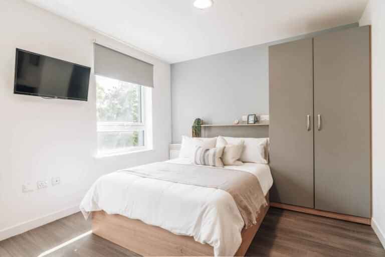 Silver Studio - Image 1