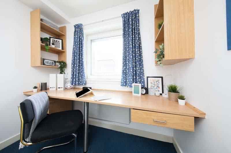 Classic Two Bed Flat - Image 3