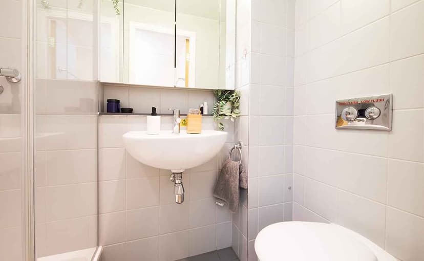 Premium Range 2 Ensuite - Image 2