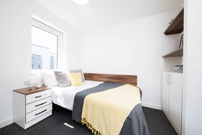 Classic Ensuite - Image 3