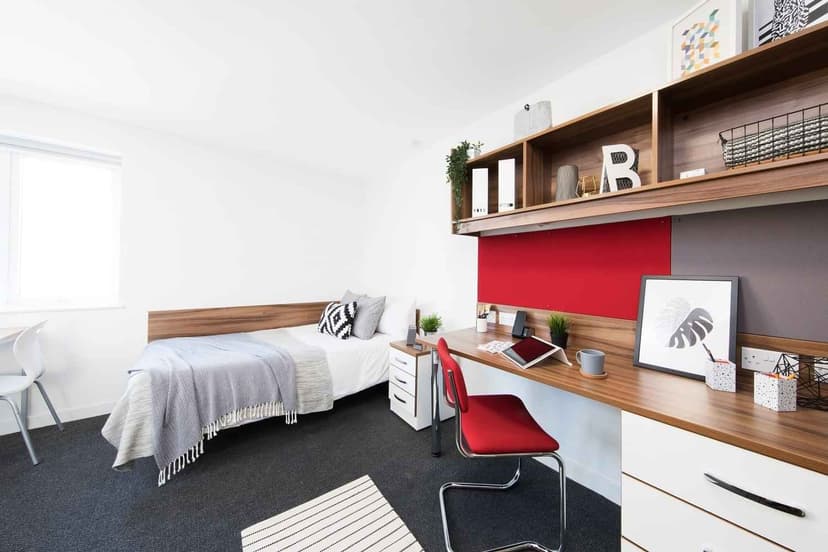 Premium Range 1 Accessible Studio - Image 2