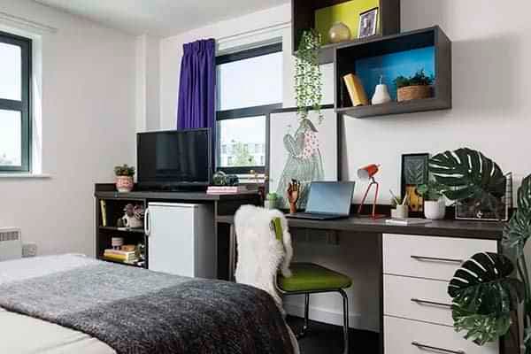 Premium Range 1 Ensuite - Image 2