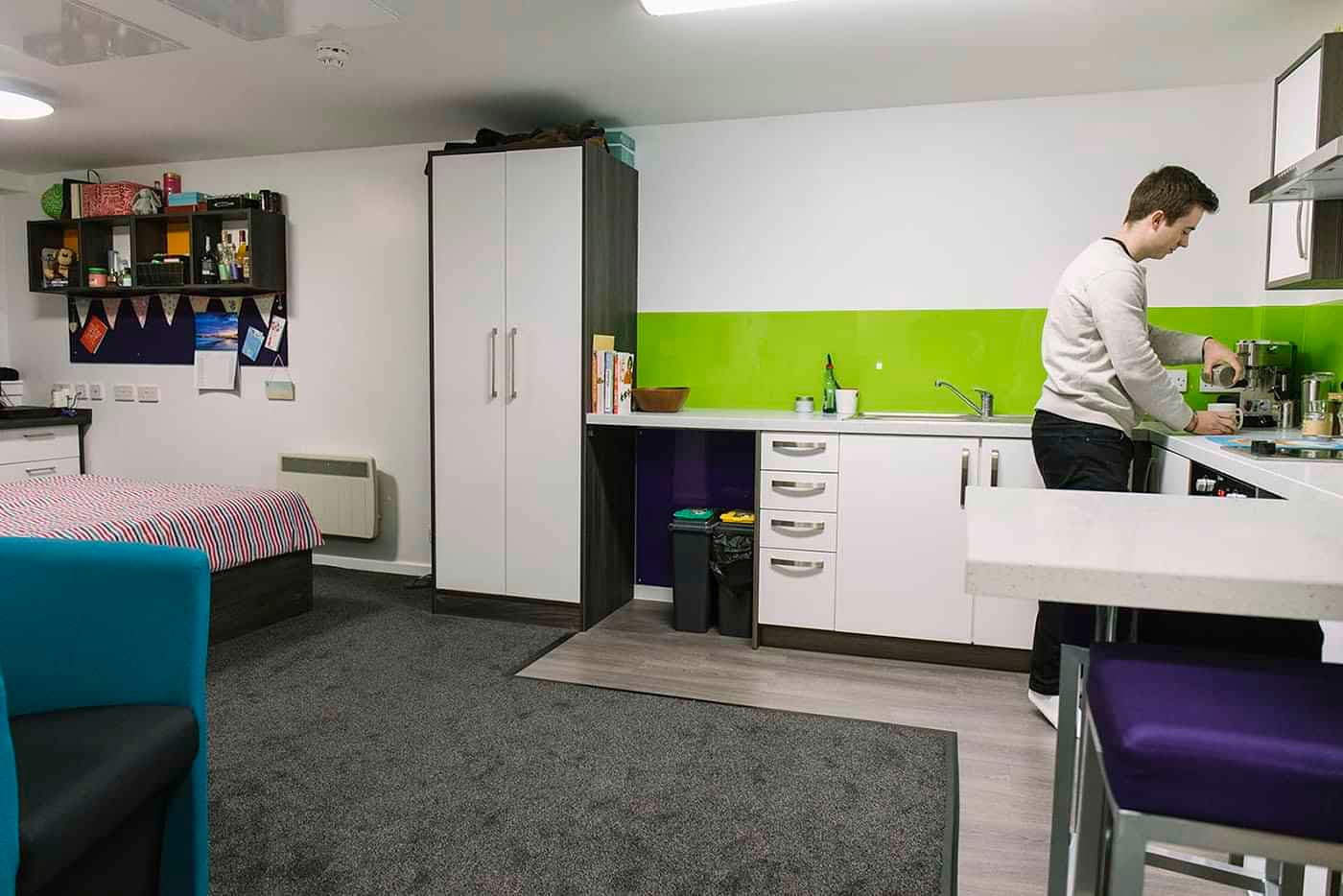 Premium Range 2 Studio - Image 2