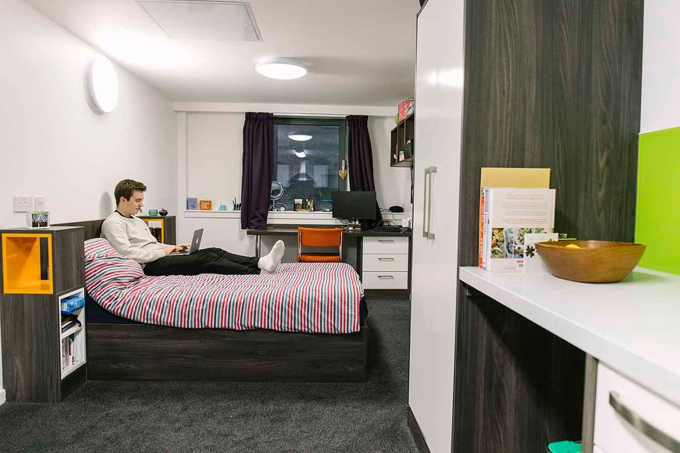 Premium Range 2 Studio - Image 3