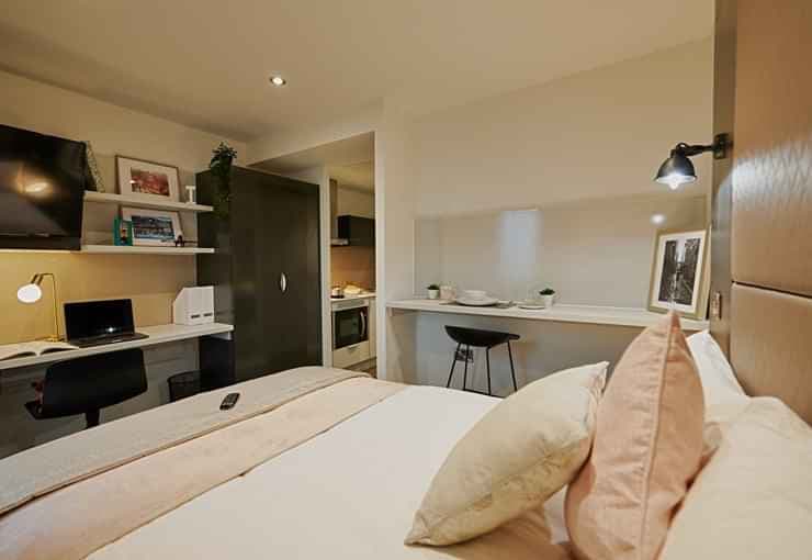 Gold Studio - Image 2