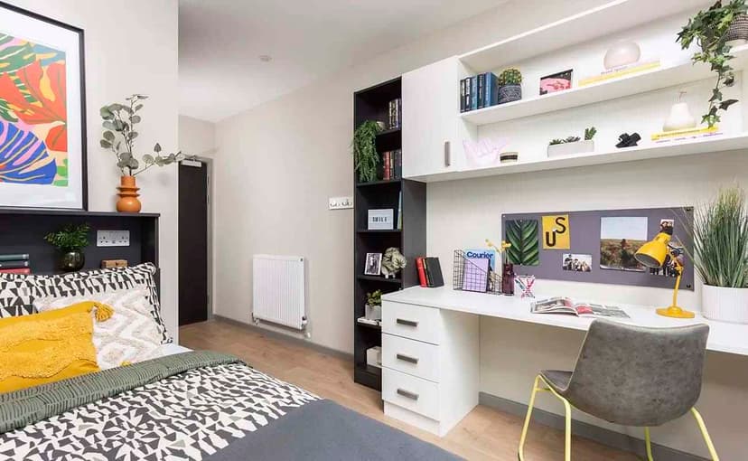Classic Ensuite - Image 2