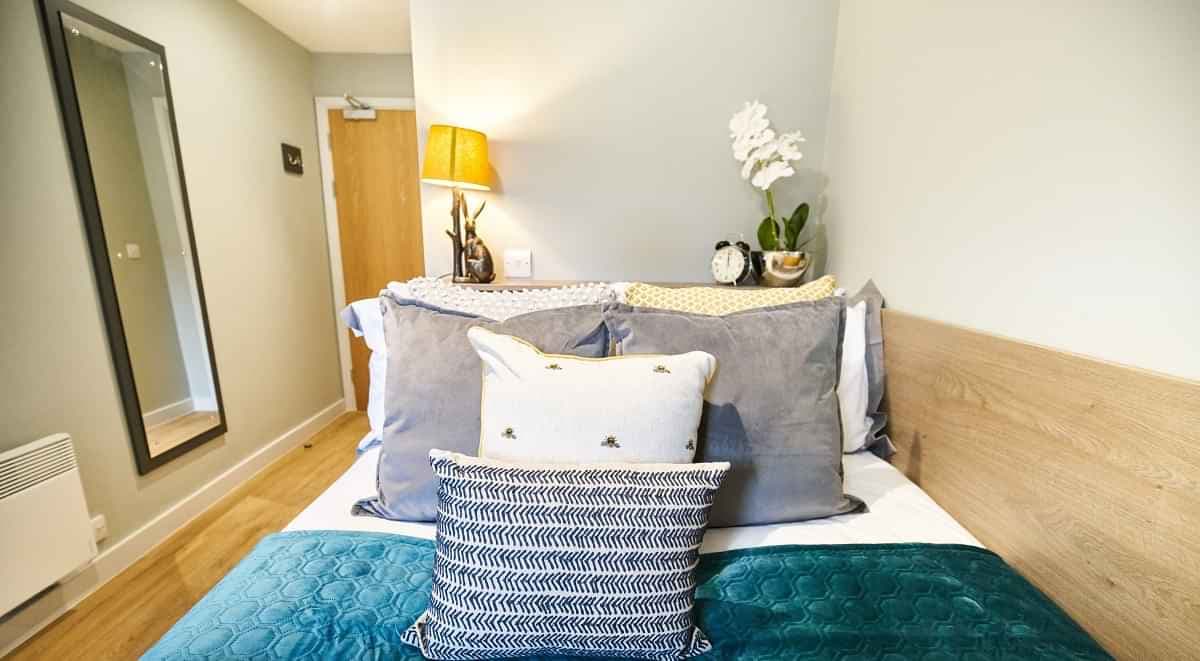 Classic 5 Bed Ensuite - Image 4