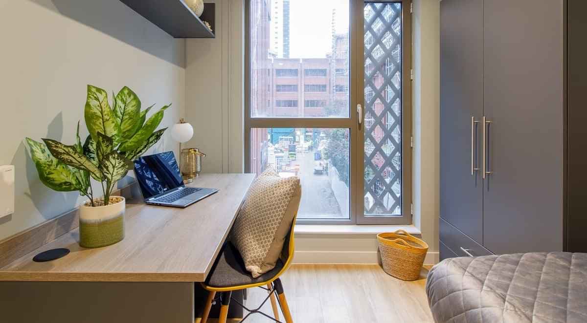 Classic 5 Bed Ensuite - Image 2