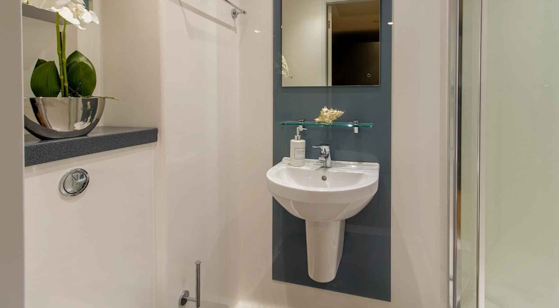 Classic 4 Bed Ensuite - Image 2