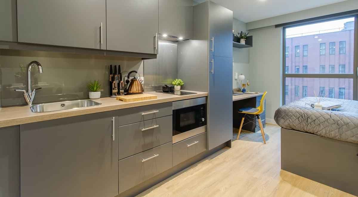 Deluxe Studio - Image 7