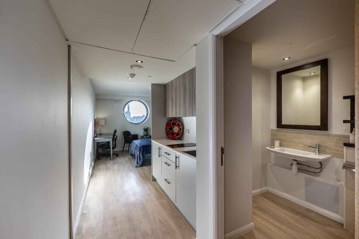 Silver Plus Studio - Image 4