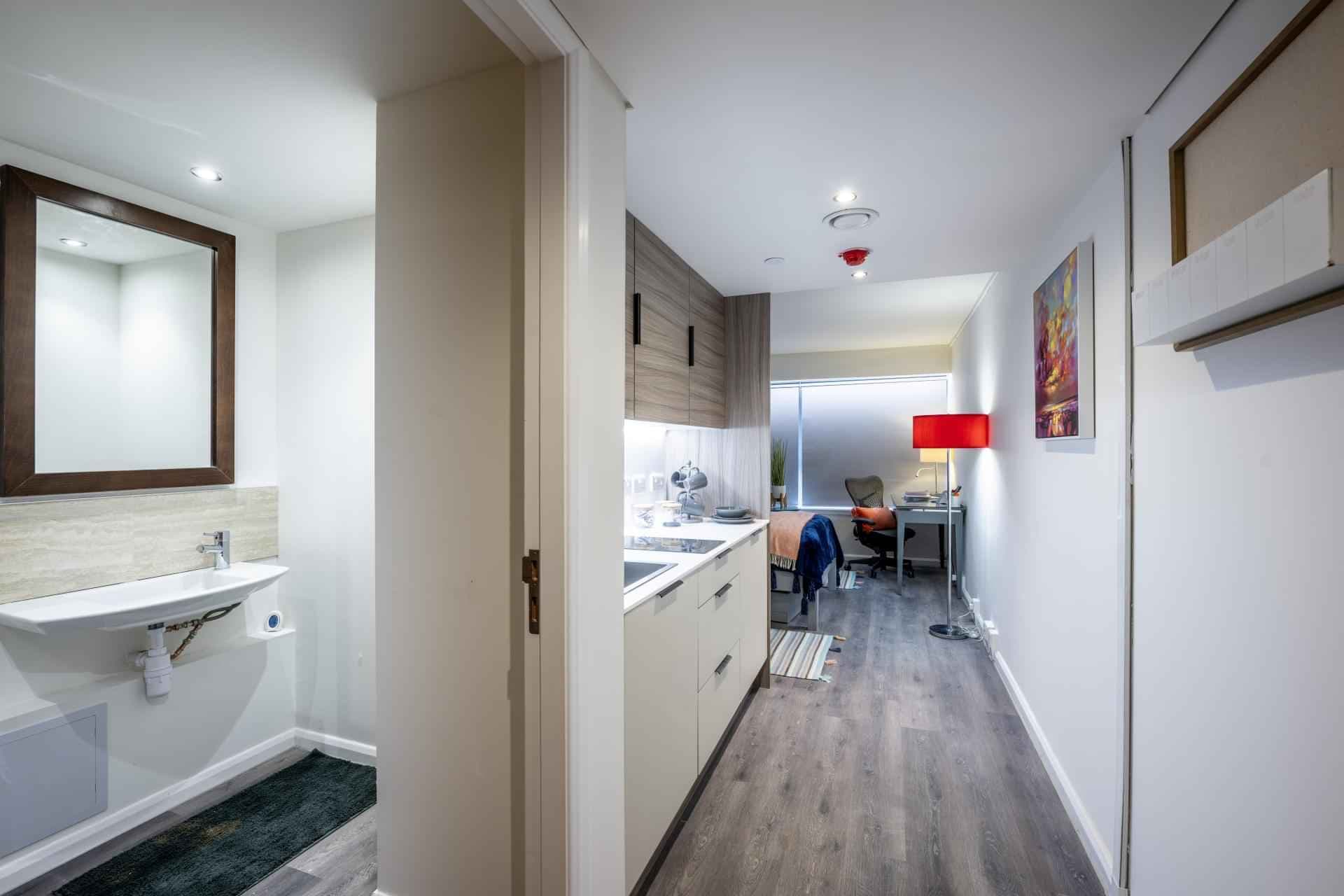 Silver Studio - Image 3