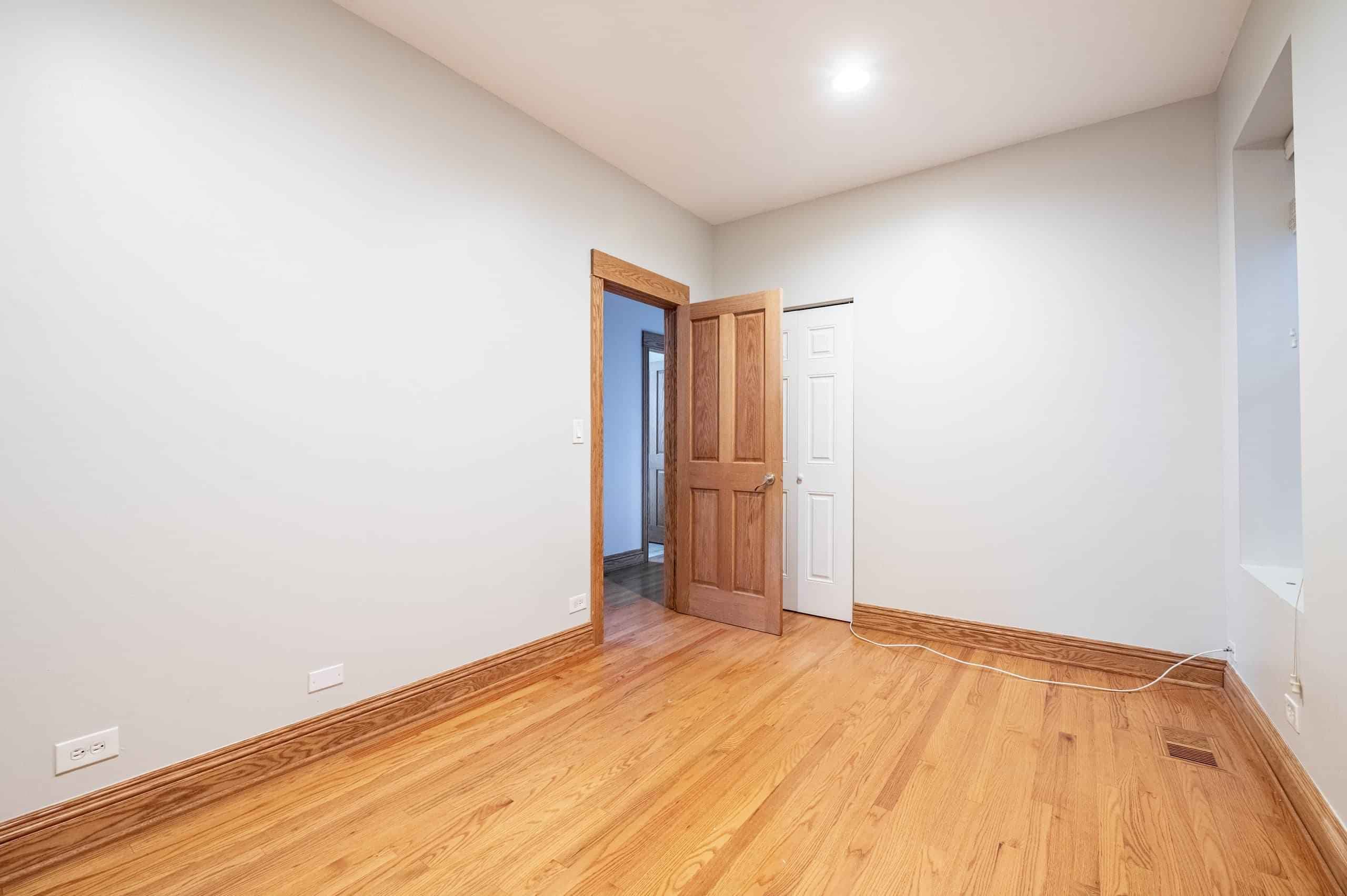 #1568B : Logan Square - Image 13