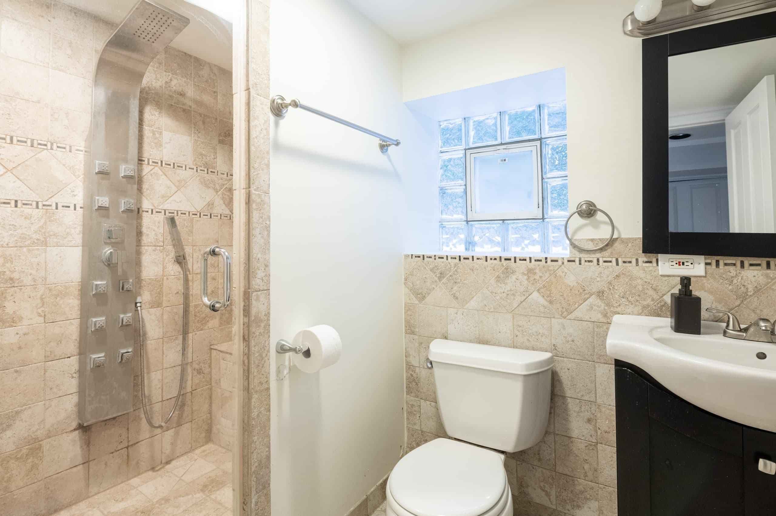 #1568A : Logan Square - Image 5