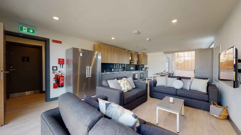 Superior Ensuite - Image 5