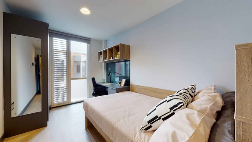 Superior Ensuite - Image 6