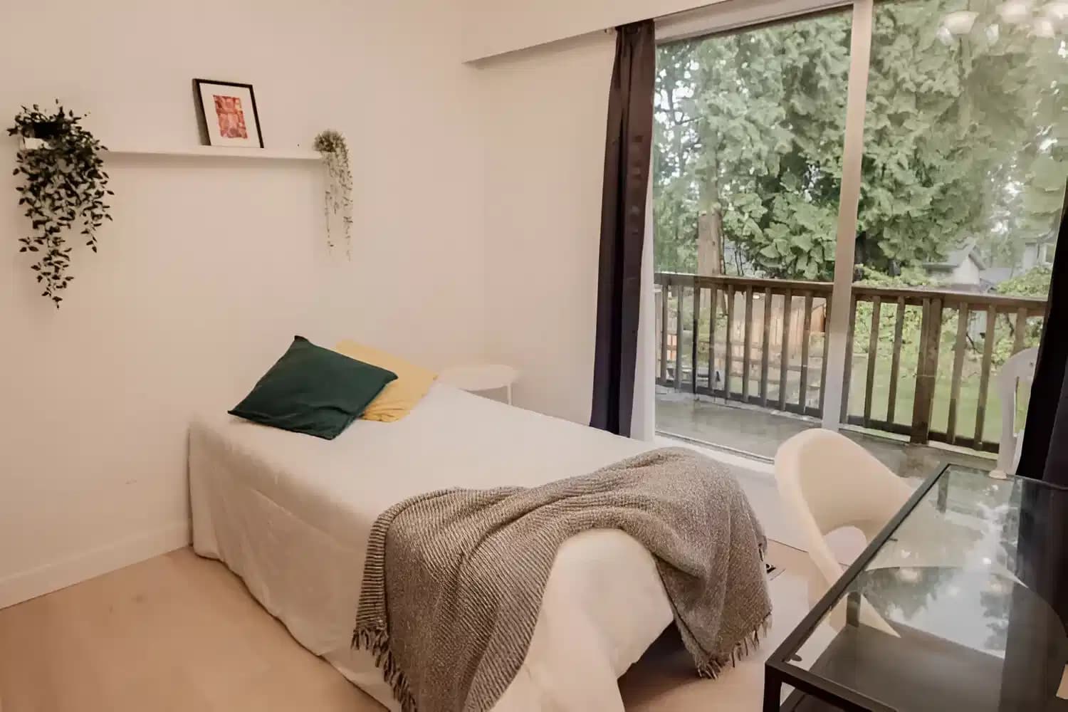 Topaz Room( 4 Bed 1 Bath ) - Image 1