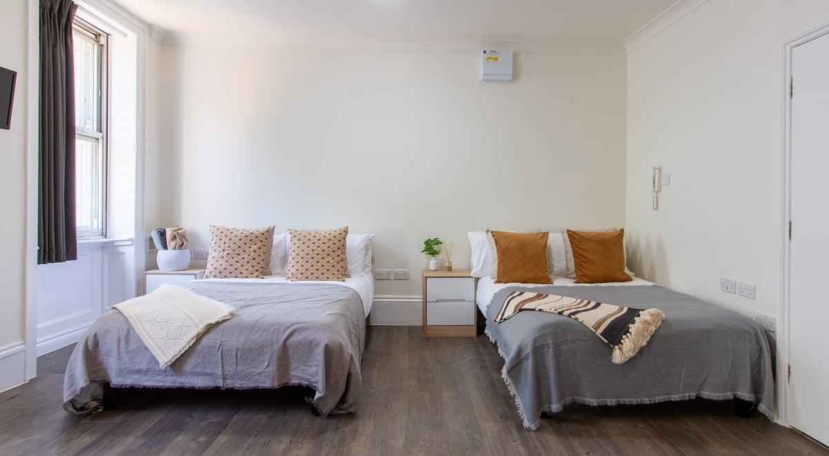 Platinum Twin Studio - Image 1