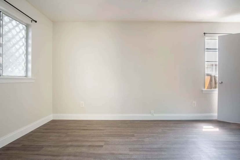 #1326D : NorthEast Dallas - Image 4