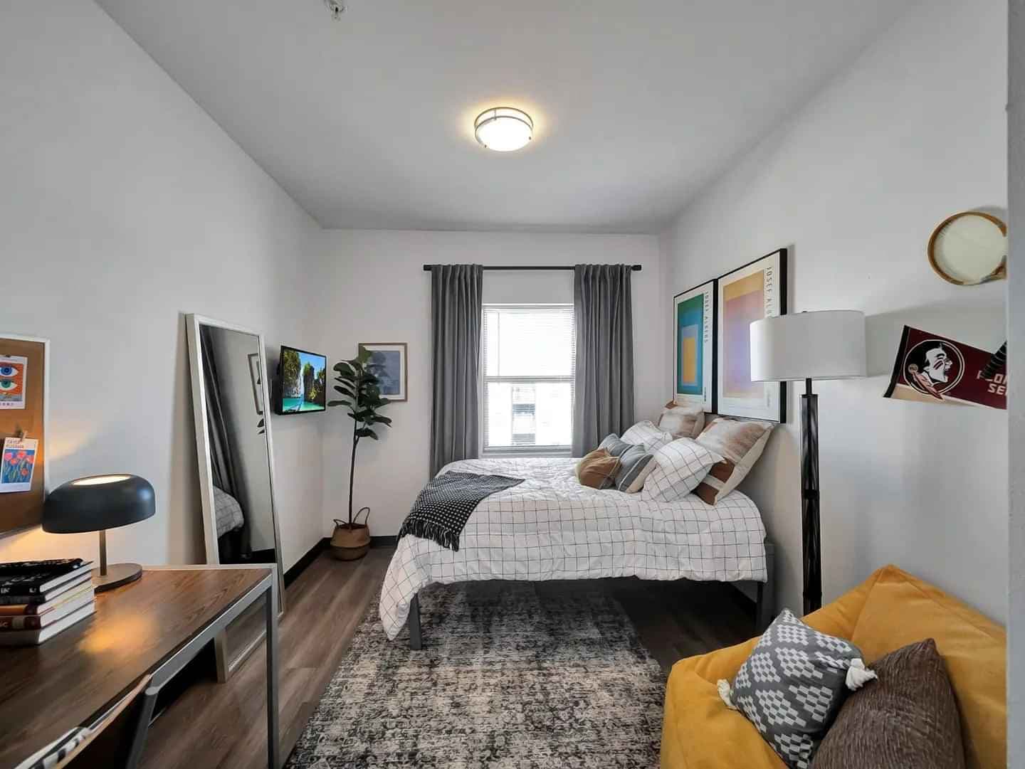 4 Bed 3 Bath - Image 3