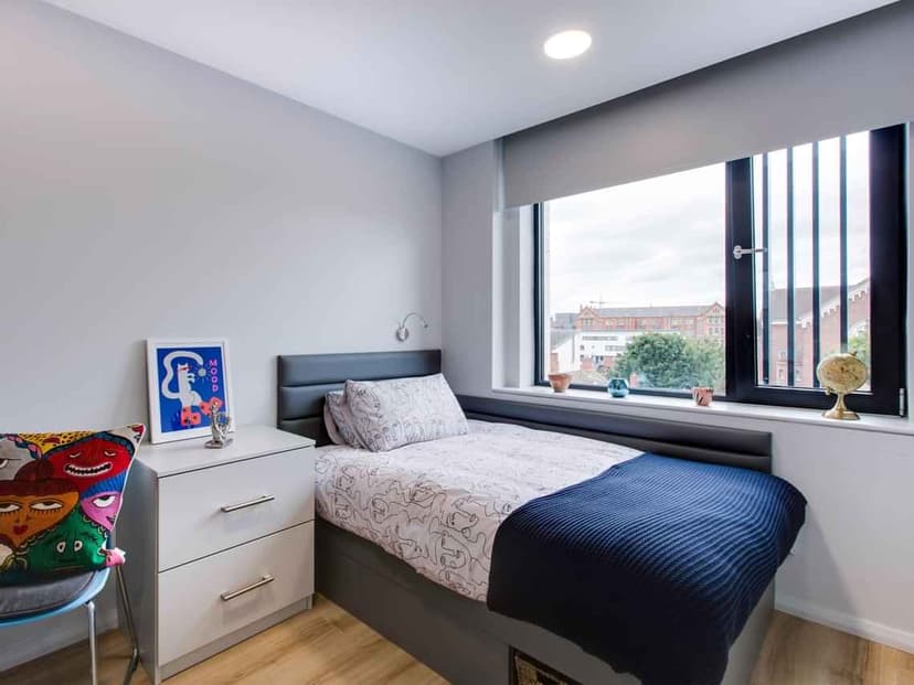 Classic Ensuite - Image 1