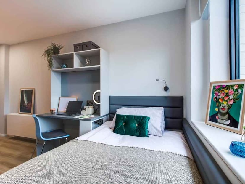 Premium Ensuite - Image 2