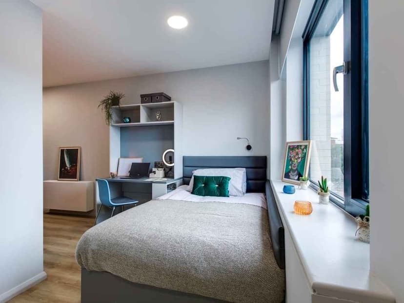 Premium Ensuite - Image 1