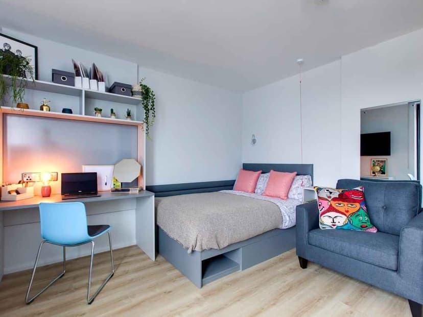 Premium Studio - Image 1