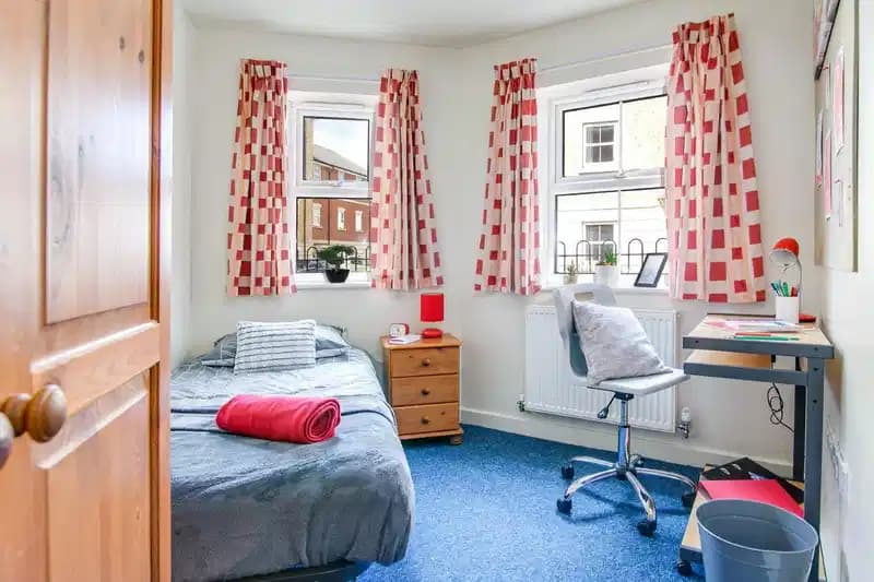 Non Ensuite Rooms - Image 5