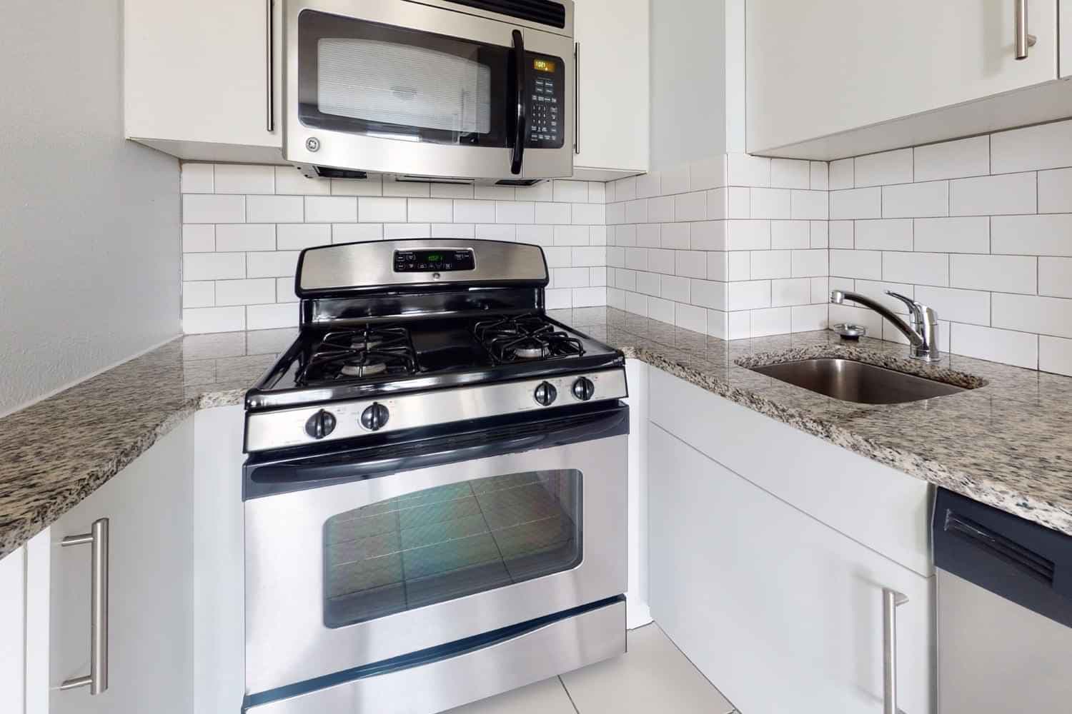 1 Bed 1 Bath - Image 15